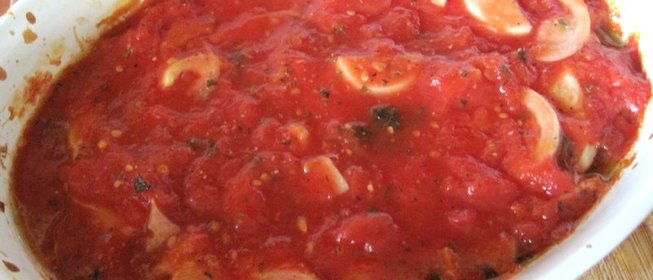 Куриное филе, запеченное в томатном соусе
