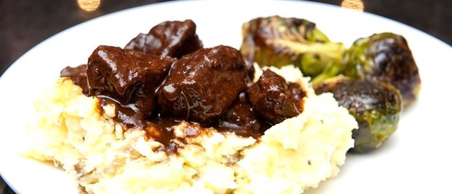 Говядина в красном вине