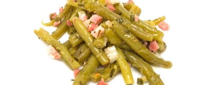 Зеленая фасоль с луком-шалотом и панчеттой