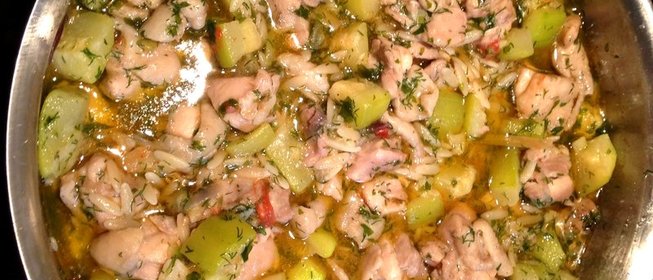 Густой куриный суп в азиатском стиле