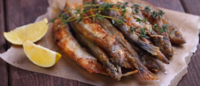 Мойва в кукурузной муке