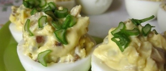 Яйца, фаршированные грибами