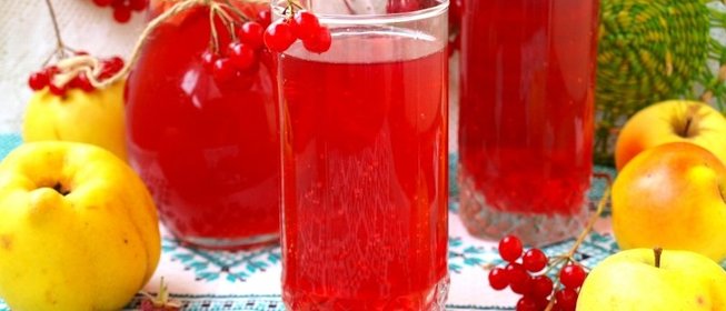 Компот с яблоками, малиной, калиной и айвой