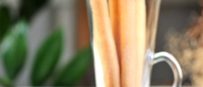 Гриссини с сыровяленой ветчиной