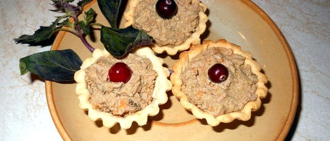 Тарталетки с куриным паштетом