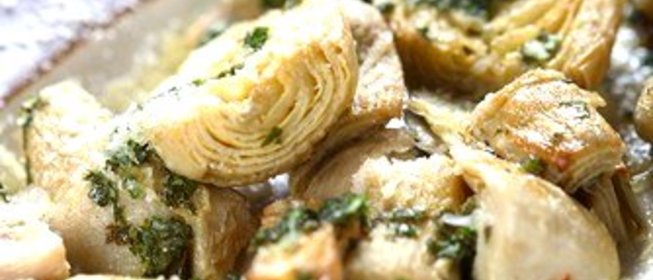 Артишоки в белом вине с петрушкой