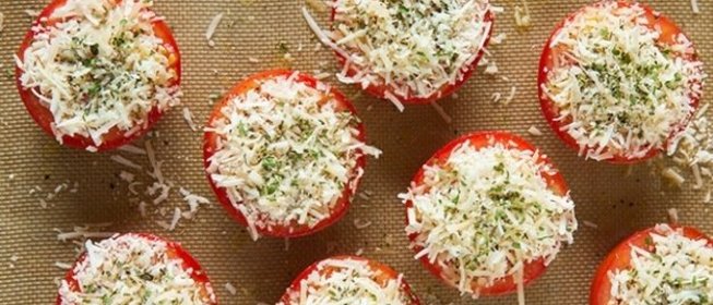 Помидоры с чесноком и сыром