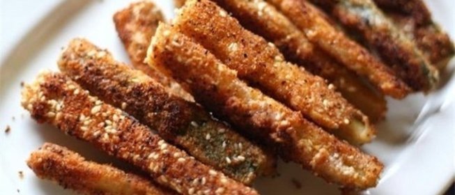 Палочки из кабачков в хрустящей панировке