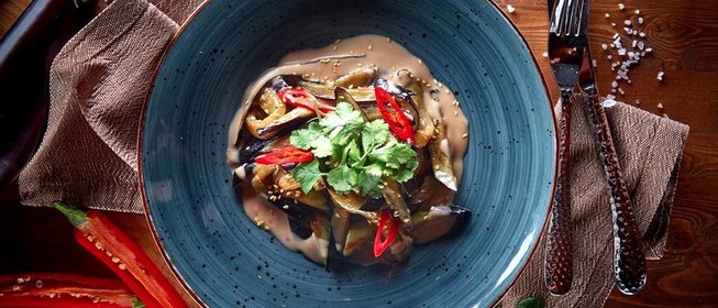 Обжаренные баклажаны с кокосовыми молоком от ресторана «Тарантино»