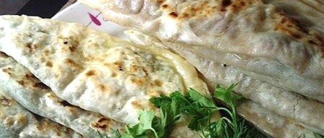 Кутабы со свежей зеленью