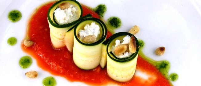 Канапе с кабачком и творогом