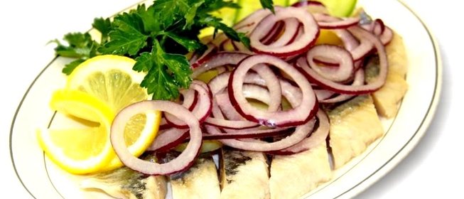 Сельдь с гарниром