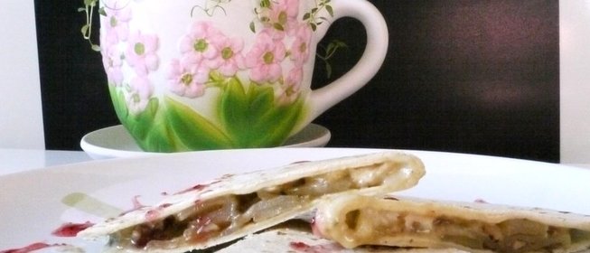 Кесадилья с грушей и сыром