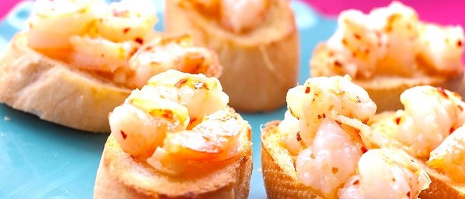 Брускетта с креветками