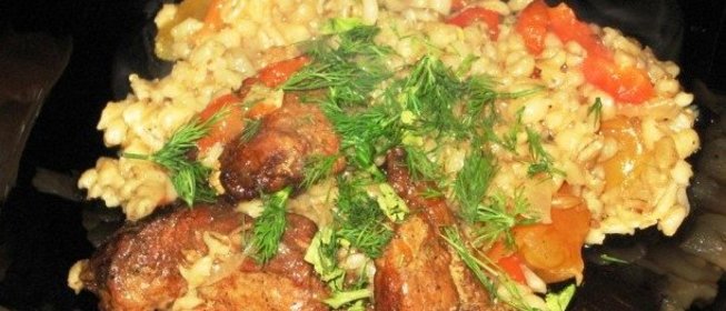 Перловка в горшочке с курицей