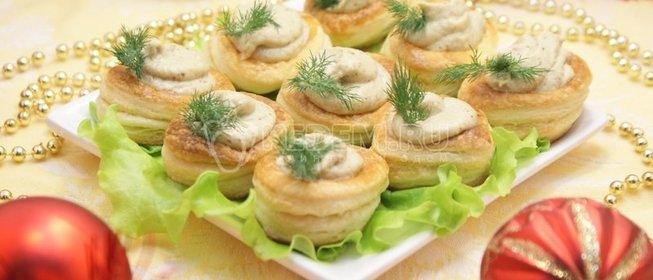 Новогодние волованы с грибным паштетом