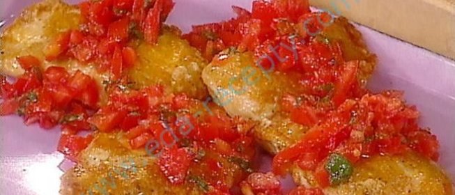 Куриные грудки в томатно-сырном соусе Картофель с луком и перцем