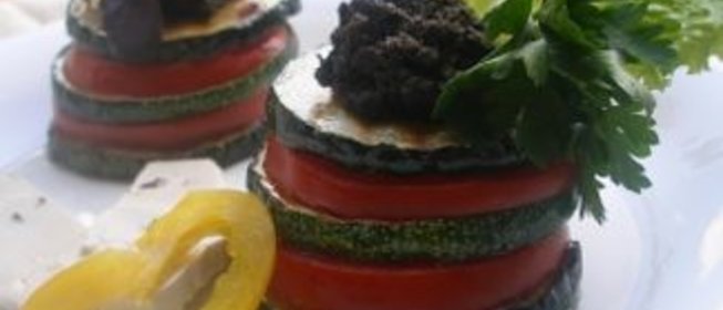 Теплая овощная закуска с тапенадом