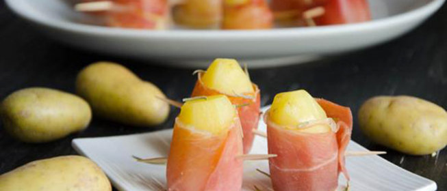 Закуска из молодой картошки с сырокопченой ветчиной