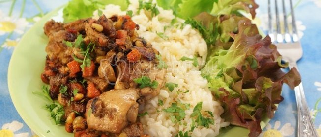 Зеленый горошек с миндалем