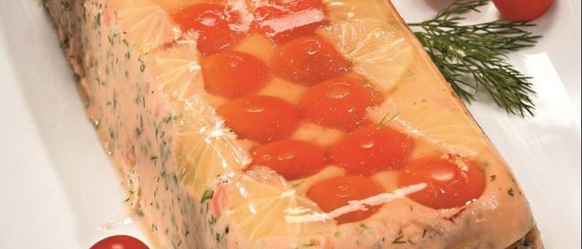 Закуска из лосося с помидорами