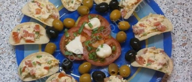 Закуска на чипсах