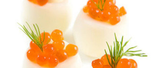 Яйца, фаршированные икрой