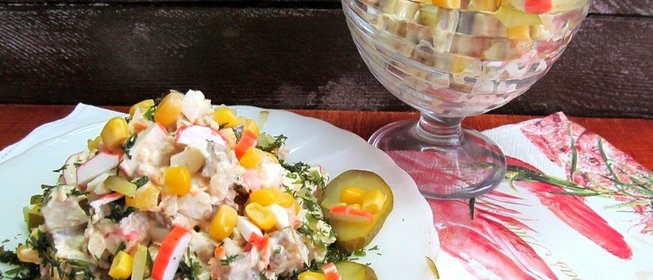 Салат с курицей и крабовыми палочками