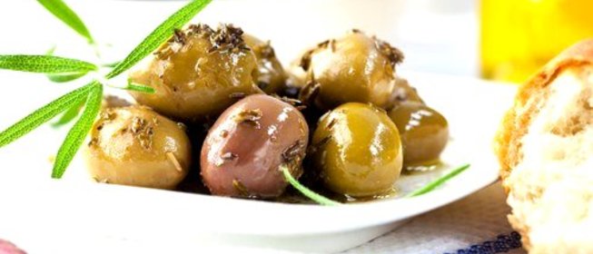 Оливки с апельсиновой цедрой, кумином и тмином