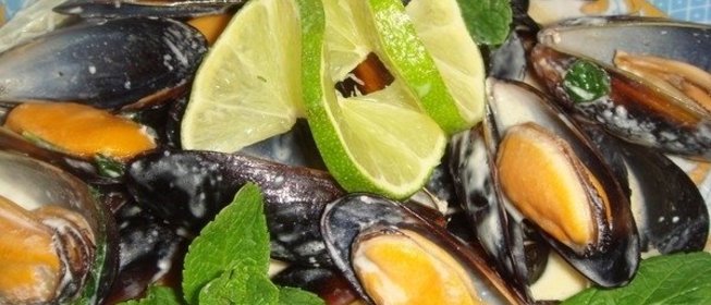 Мидии в сливочном мятно-лаймовом соусе