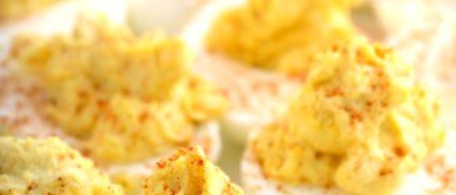 Фаршированные яйца с паприкой