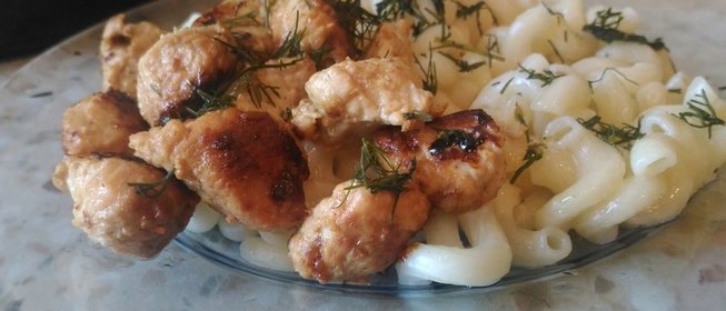 Салат с курицей и крабовыми палочками