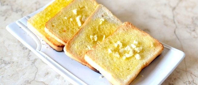 Тосты с чесноком