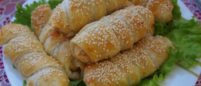 Куриные сосиски в тесте