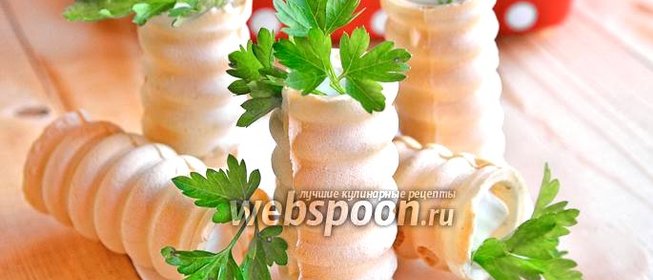 Сырная закуска с курицей и зеленью