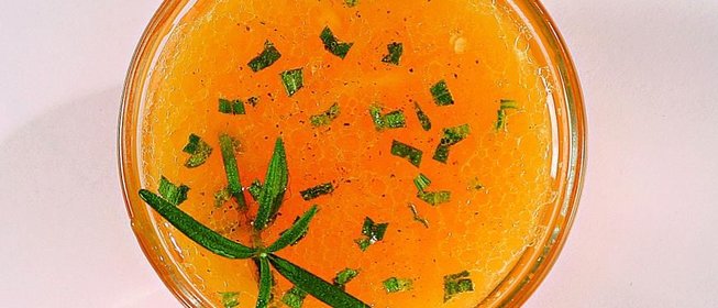 Соус с пореем, апельсином и розмарином