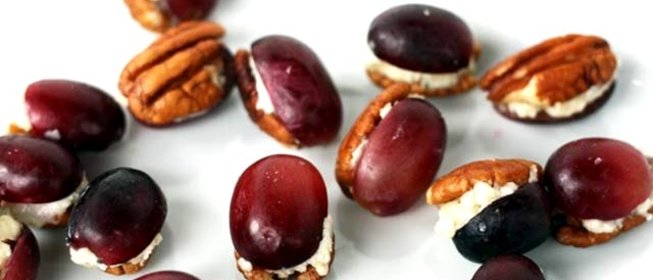 Виноград с сыром