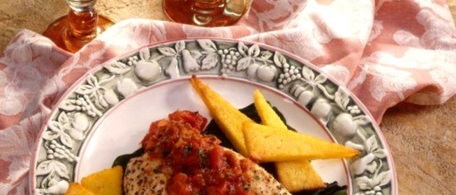 Полента на гриле с приправой из перца и базилика