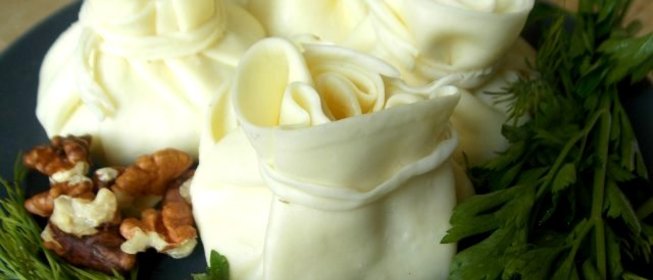 Мешочки из сулугуни с начинкой