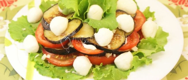 Закуска из баклажан с моцареллой