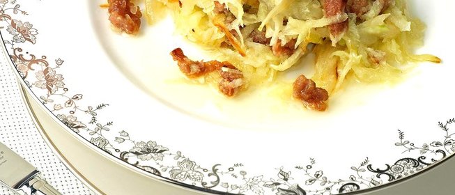 Редька с куриными шкварками