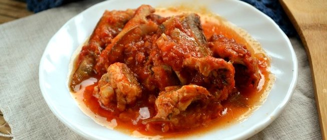 Бычки в томатном соусе
