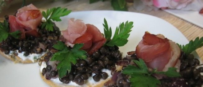 Канапе с черной чечевицей Фуршетные