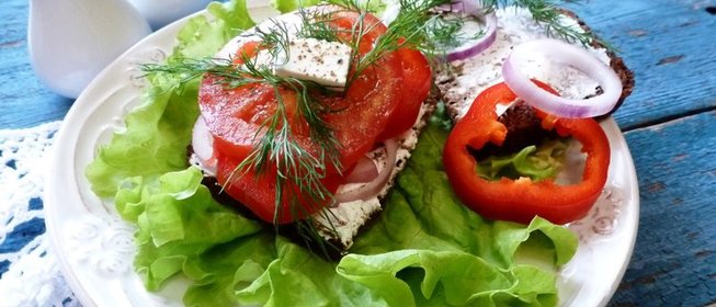 Сэндвич с фетой и овощами