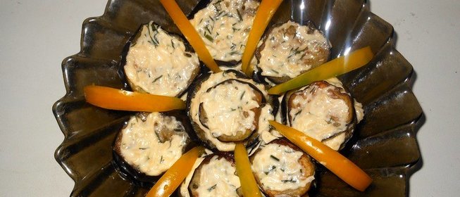 Баклажаны с сыром и чесноком