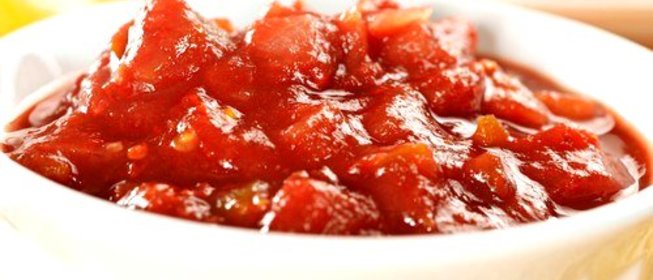 Пряный томатный дип к печеному картофелю