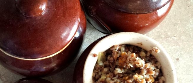 Гречка со свининой в горшочке по‑купечески