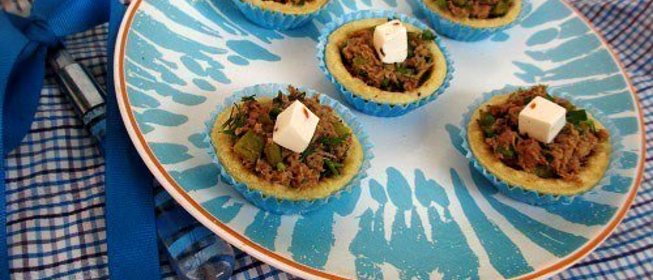 Тарталетки с тунцом и фетой