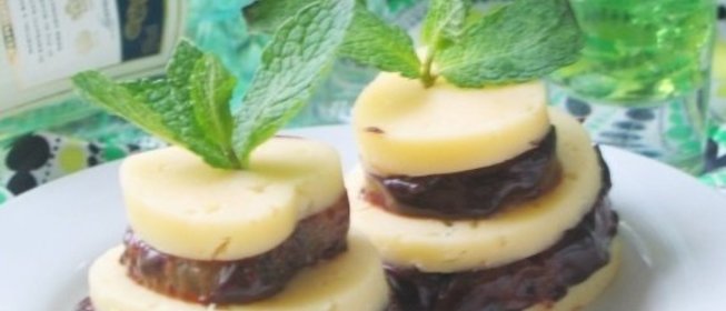 Канапе с ананасом и сыром