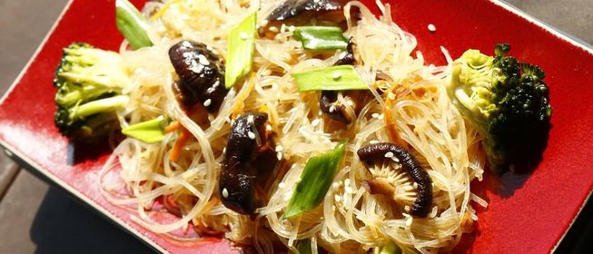 Рисовая лапша с овощами